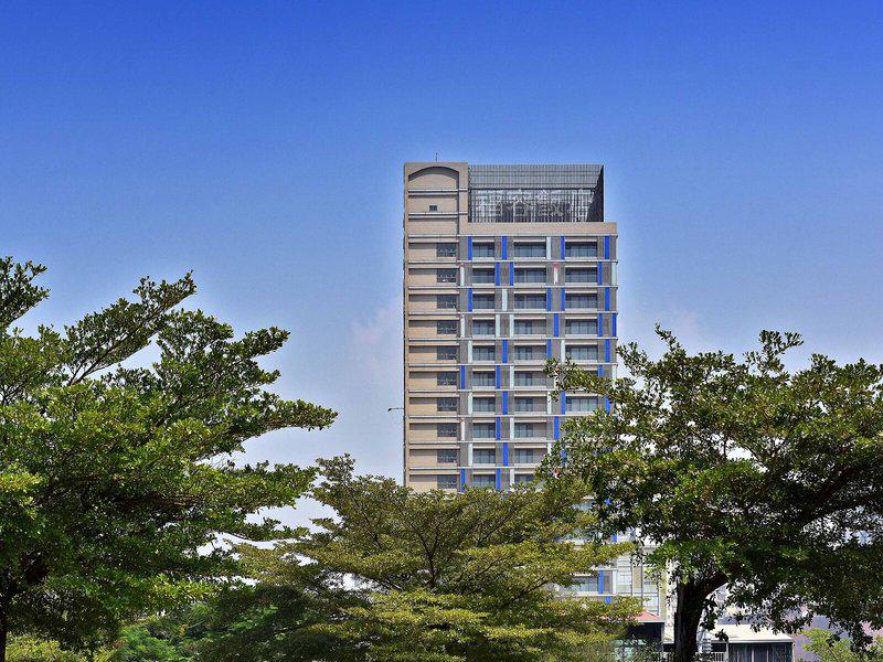 10C6B515BF8B977F2CFCC6A18ED7BD39