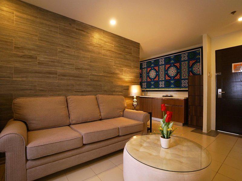 A6B6A432C4C250C3DEF89B8A81C3F2DD