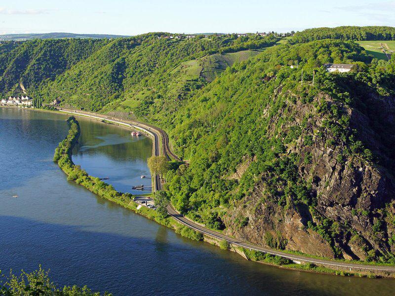 C19DB0DA8B281BE5F4F2772C4500ED28