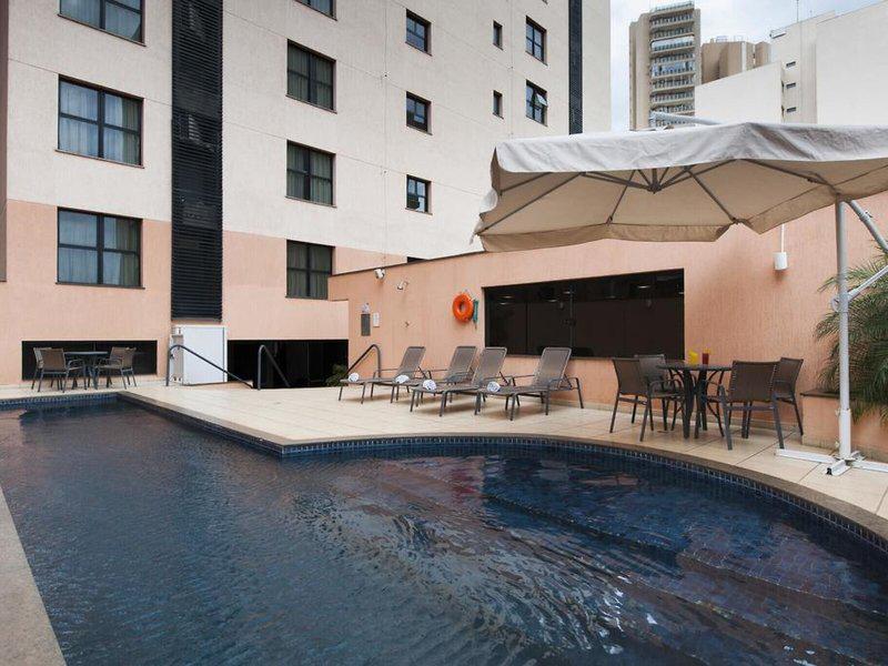 6B35FD153E37E0FF98D1FBD869A0194E