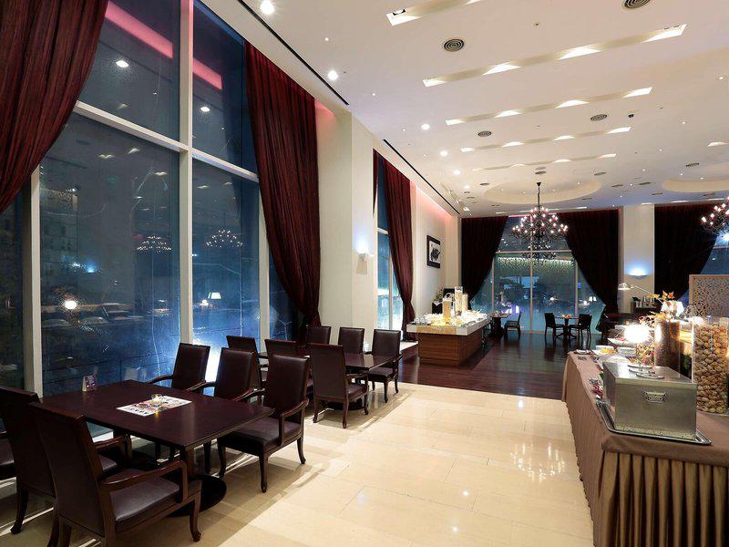 12141AE6834D7BB092C18ACBA3C52AE5