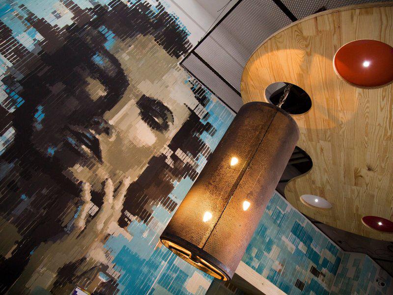 695B951ECE77704B16F1DED915737117