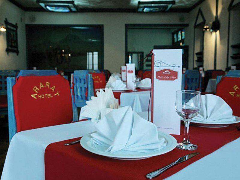 CFD3BDED66ACE8618E92D9A0EB3FB0D0