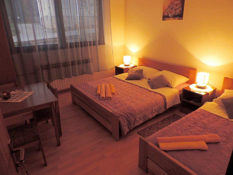 63ECAC36A87129774B180F76F5A72B86