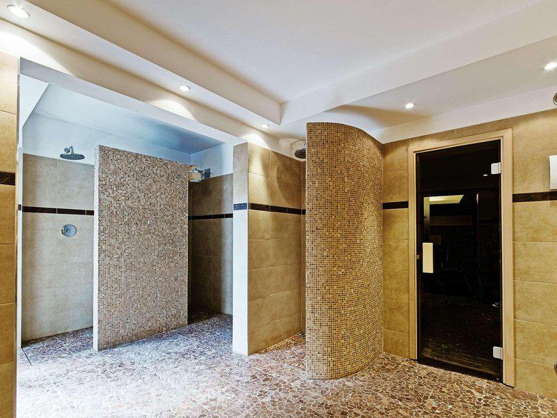 FF5483061F81547F4D4FC2551D4119E3