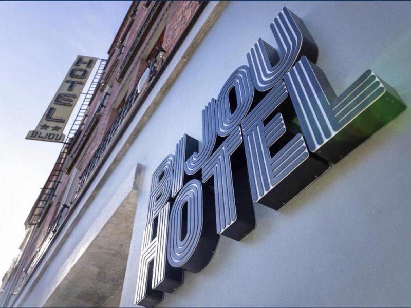 B6FF6AD3AF2ECAA926576B641F939140