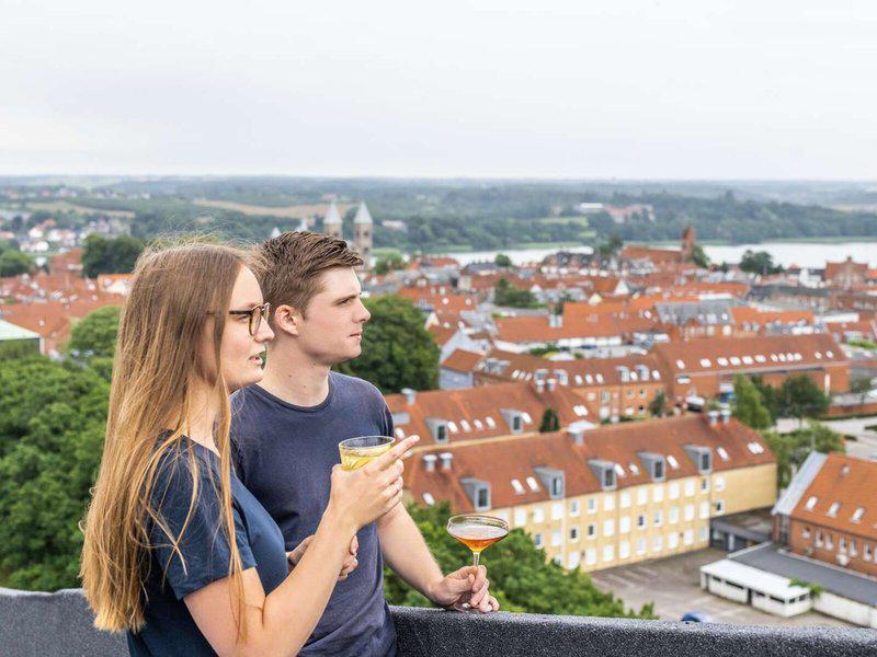 E69C6521C3980C93E9D9E32327B33186