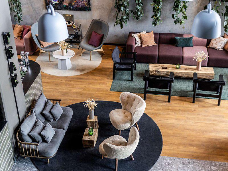 B26FF8D49F85E464E00E1C09C0C87ADB