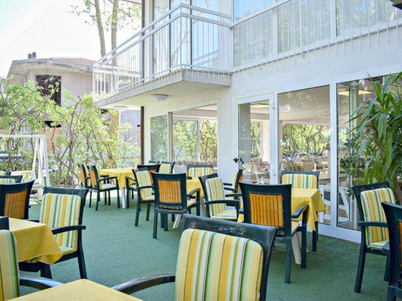 638468F2D231979CA3F8E9AFA10AE702