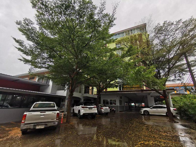 FEB73509A8141727F66D4FA4E84BCD28