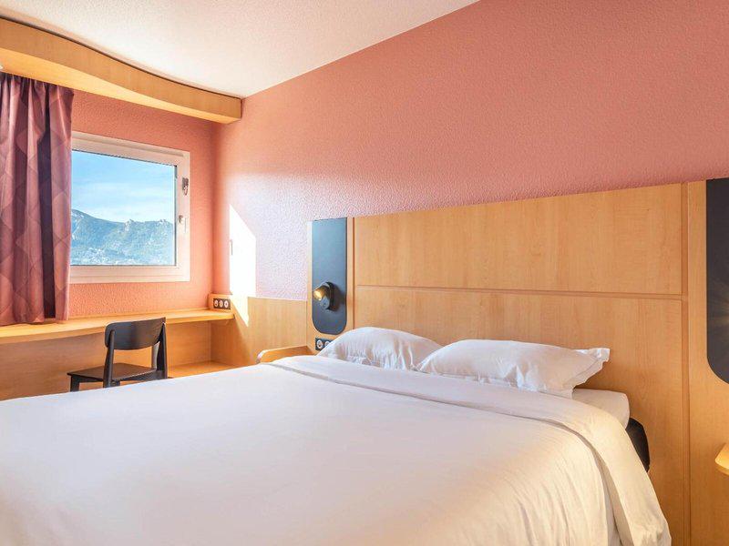 823C3C4C24959A1D3C83BB25A70FF27A