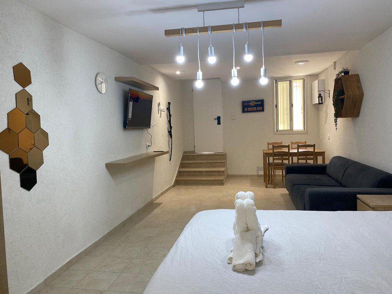 F59F0DBC450AB5CF7B54B77E82F25E3A