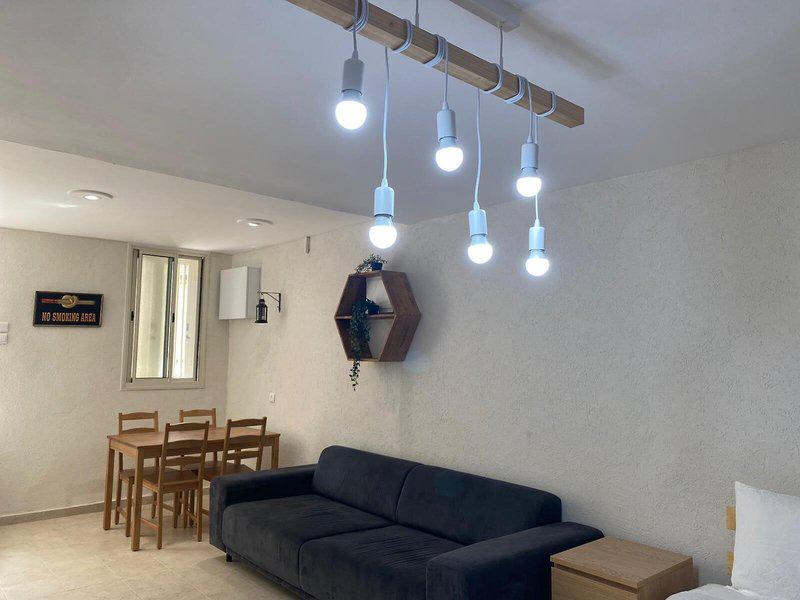 51FC79BC9EDDE2A72B97E112180676B9