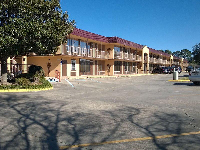 BCD8DCB2EFBA157898D2C1FA355E338C