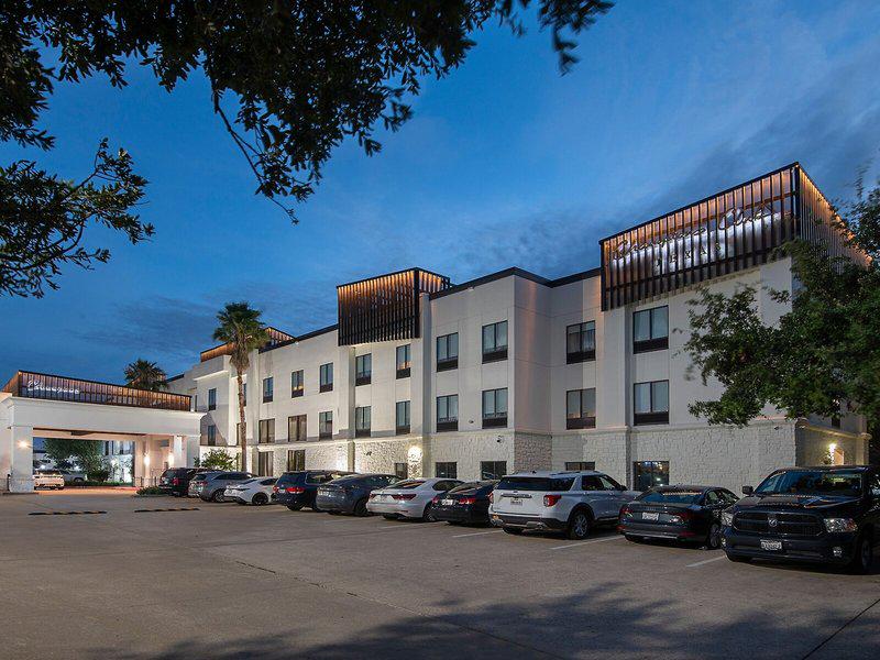 6F7AA47FC4002C2E18F9E53499C85683