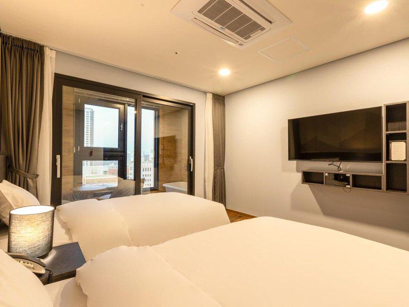 4D17C938D356E0F7CC63DBAC886D3FA7