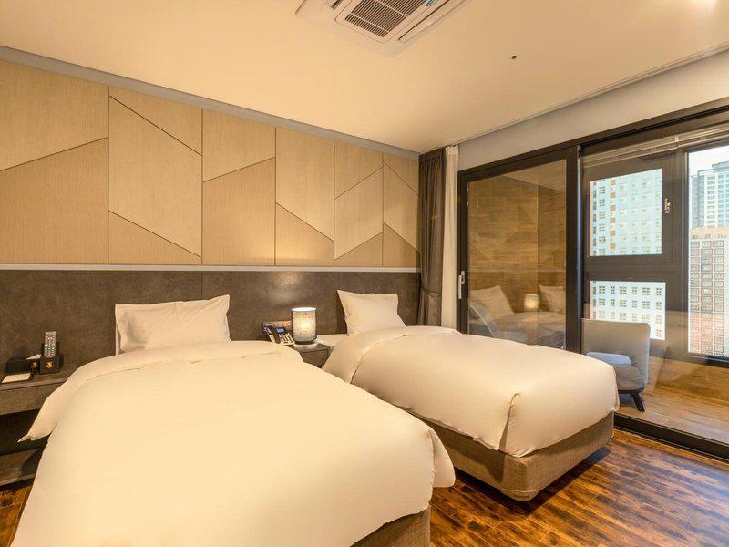 83D5DF3F8ADFFB228E2C2A5BB052C527