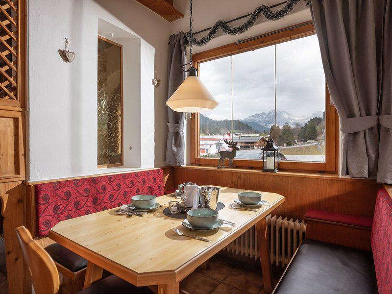 E4C197787B7FEAC7BC89AF594475177E