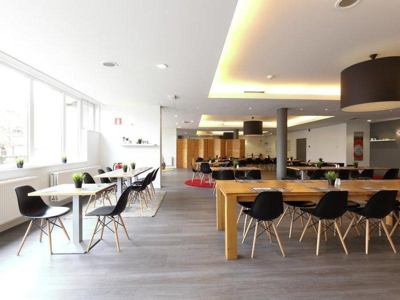 17CBF1B42A94625A63332410FE949BCE