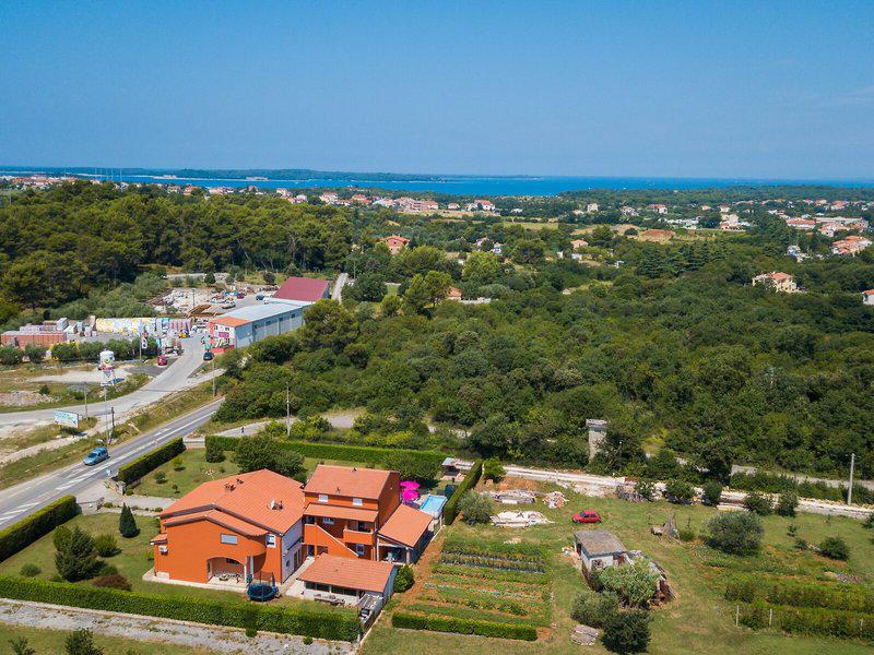 EE0FB8936D244A3E0FF3BC35282C67A6