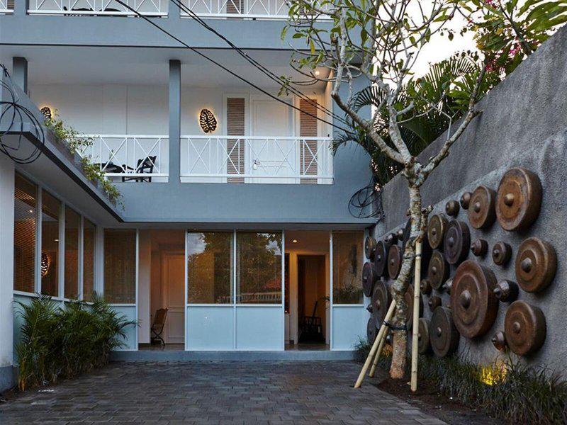 E8FB4B6A8F0396AB281F97CD901708E2