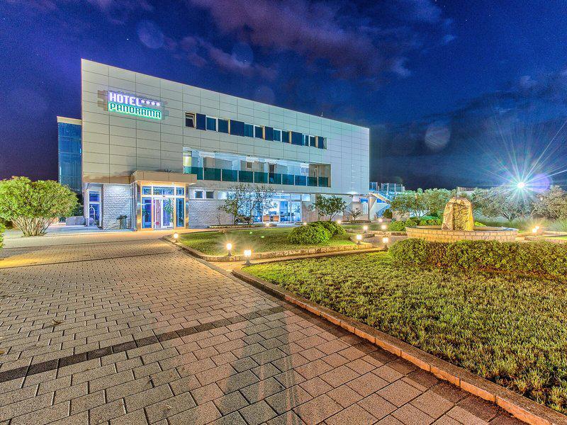 FB94AFC07E8992139F741CB74721213D