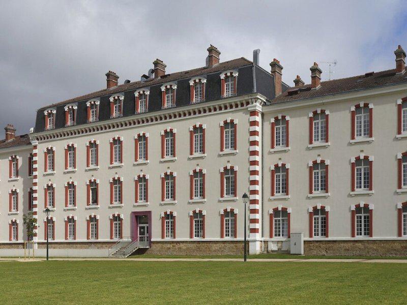 666906C9A500261D60D658DD2CE580C5