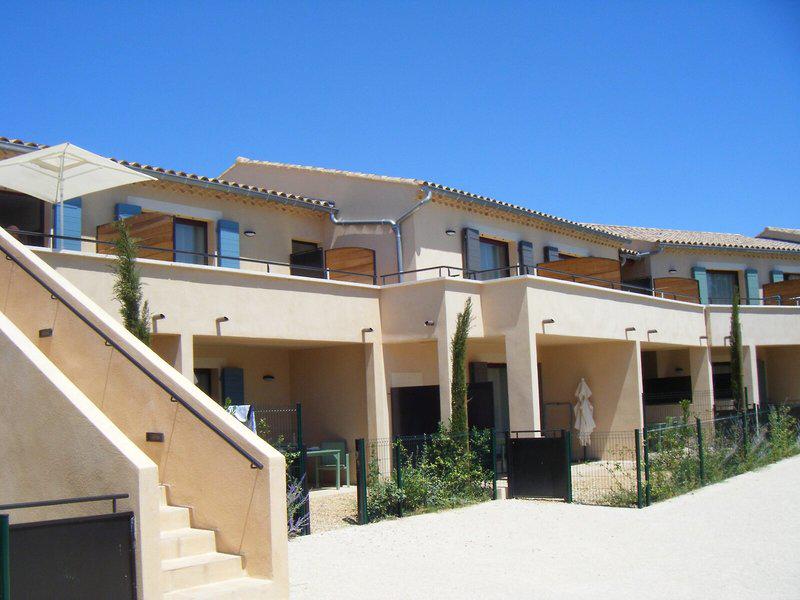 B8AE6D3D3F751702D5BF1930491C9243