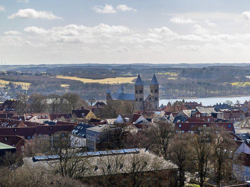 4EB3BF71E80A7C4F944B15E36DFD3FD2