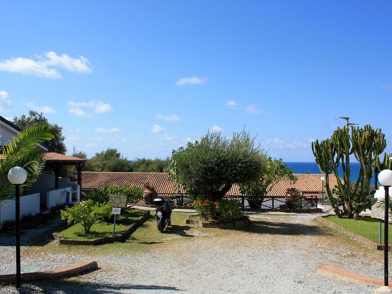 3C2960C1365685043D2DE3A8F1BCF591