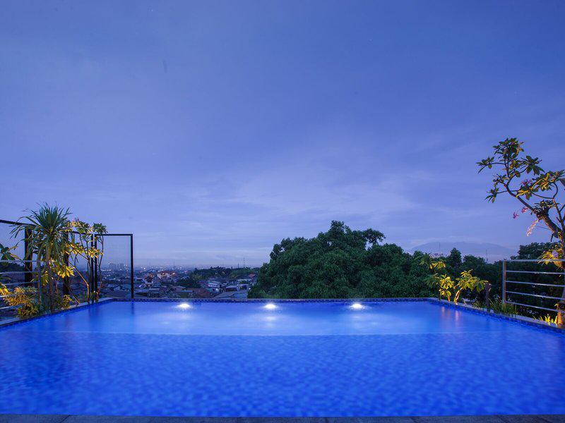 22EDF5F477CAFF05B6D33AF03CE37C46