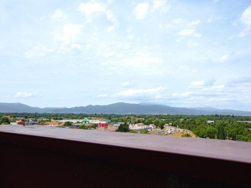 D8C63AF7FFE730E8BFFDB355E954B3F4