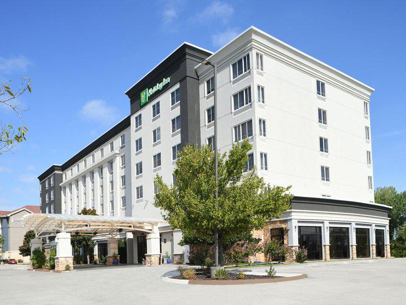 8DD95F7E71047F70426903672F9C018A