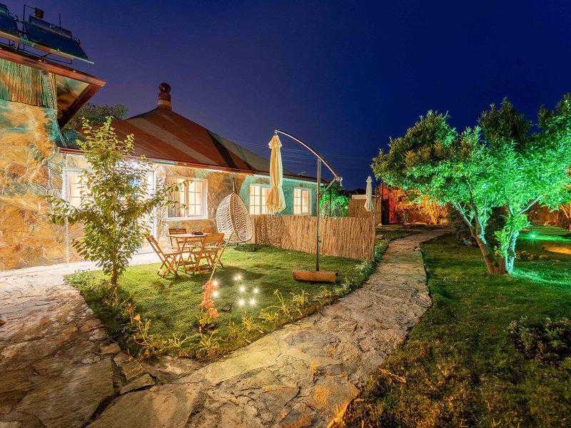 76F9AD2828C6E6E373264398FE9EABE5