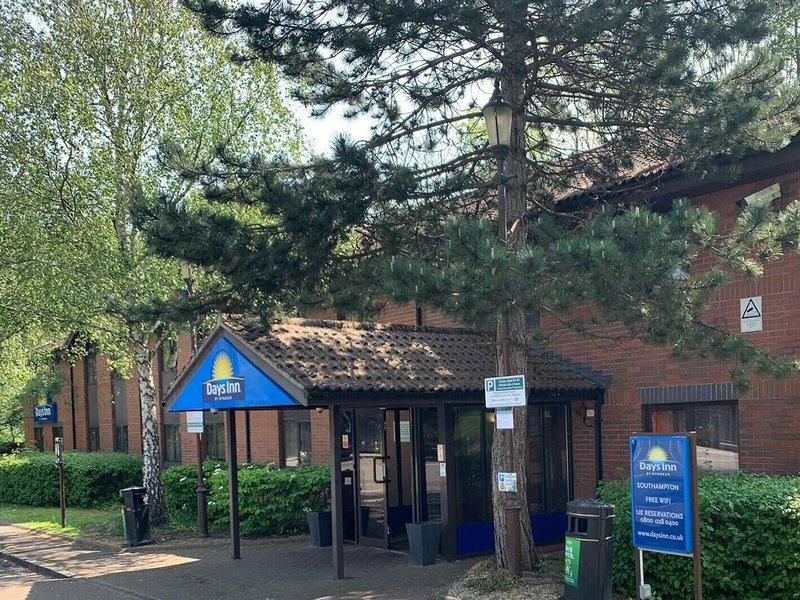 B1DB67801515C15B7DE8378DB646B523