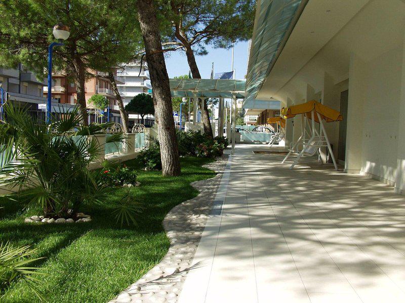 98C5B81B4DDB5E90E7529682A82E3DC7