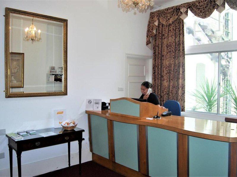 B9F5A45103F3DEE68363F0E110E88248