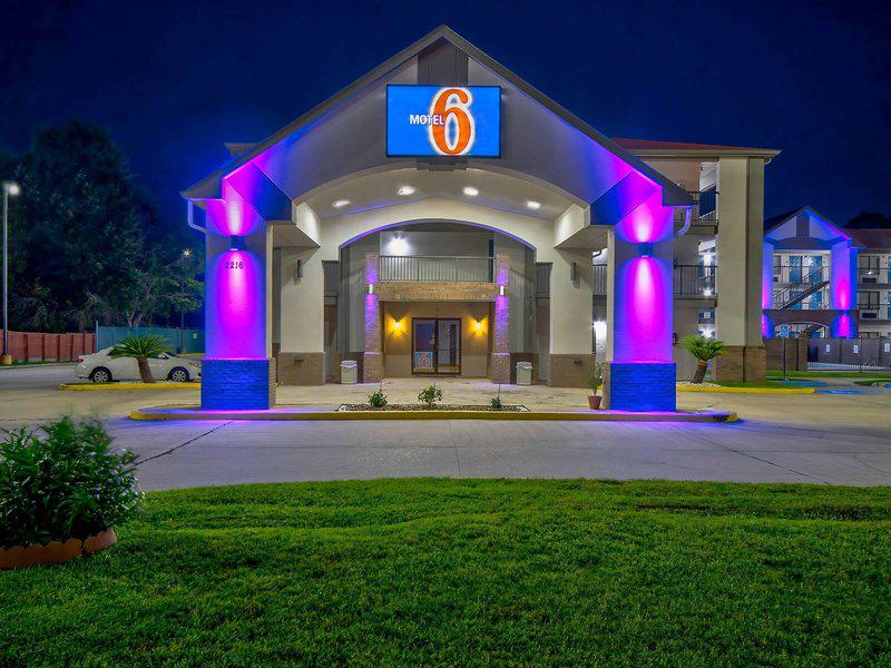 3CF9564657CF4AC055A4BBFD58615472