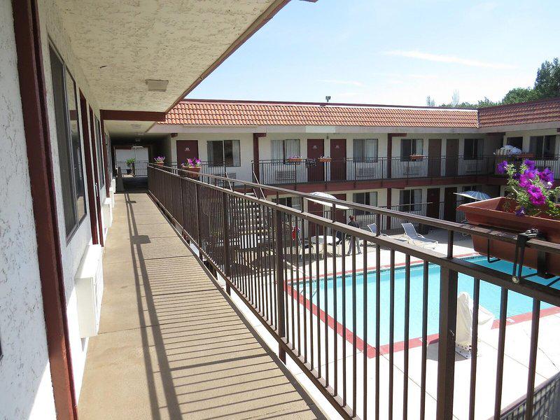 84D5F356857F2E497DE522AEE1C26570