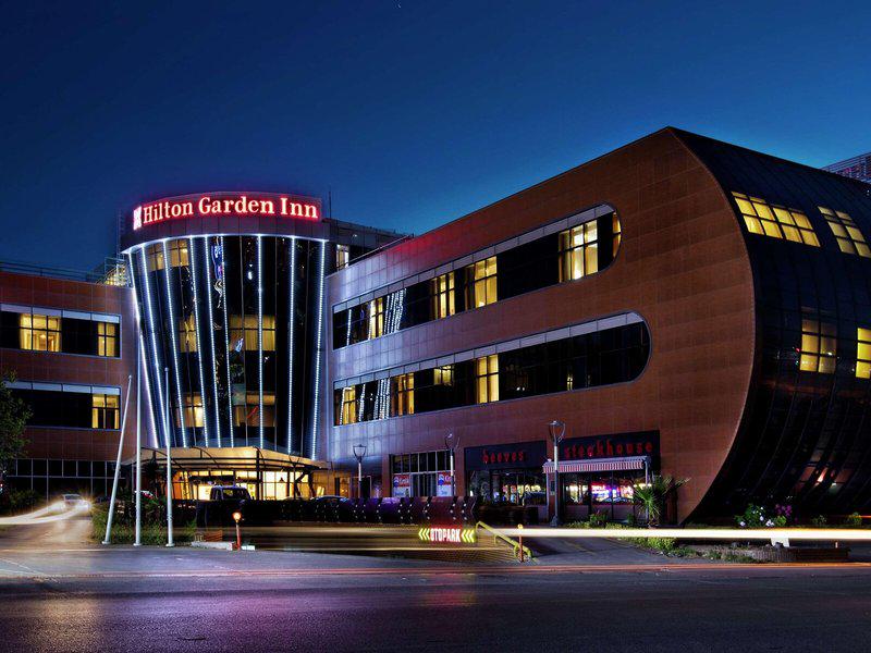 73B5B6C82C79214FAEBC6252762F942F