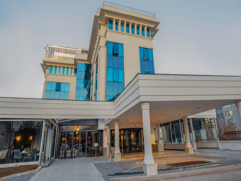 DFC9001E4260588D4FA39F653C02625D