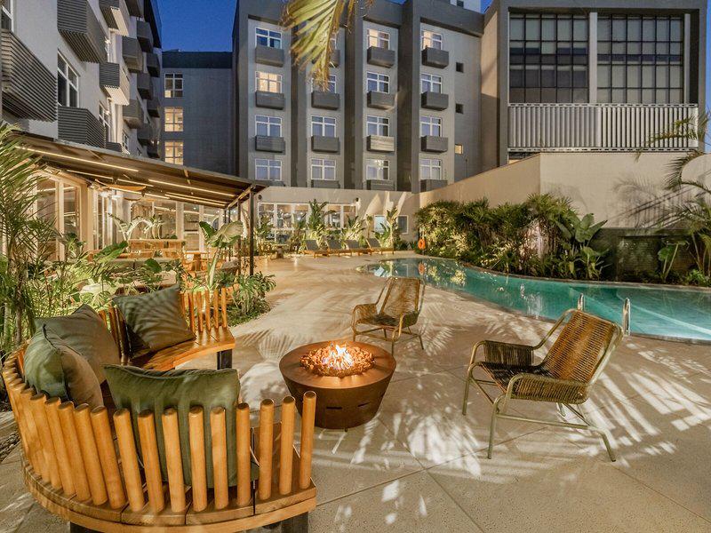 38E8990FD8214A8EBC0B2EBF3CABFBE5