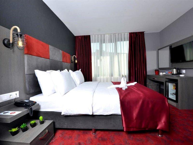 6006457F3FC59BD5BD45594273B46070