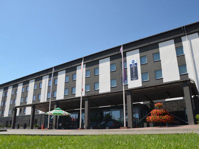 F09B021B9A5D3081E6BE6FC15FB6A4D2