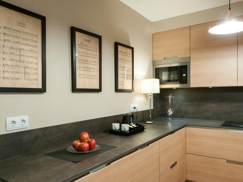 9DA8013D503384CEE238E72F934ECE71