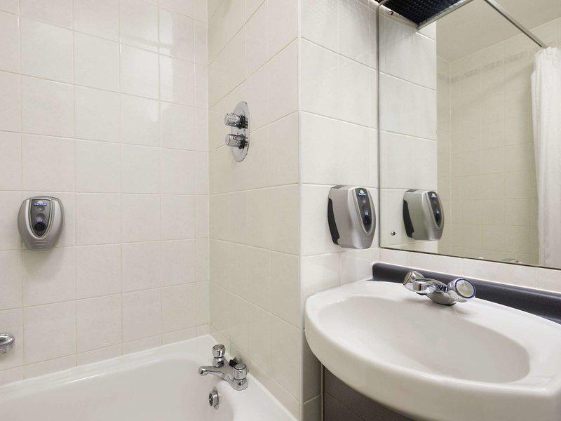 89E563CBAFFC0E12ED3C2DBCAD3DB433