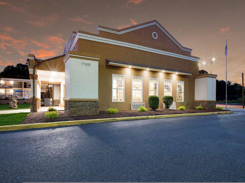 FCB870BE402AD74FE701F160D7B08B96