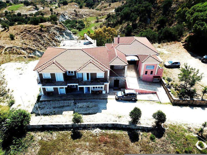 122BA8FFE8F538775F20FFA2C7D3BA72