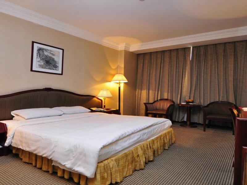 CE2C19A240845C41E15EFB11AB77EEDE