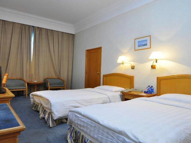 E5B780AC3B84BE863381FD274741FF66